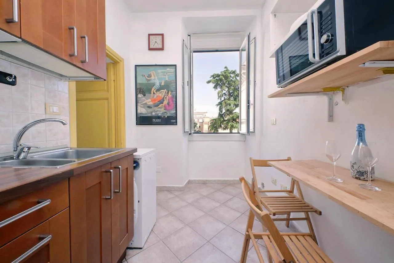Piccola Piazza Della Liberta Apartment Rome Italy